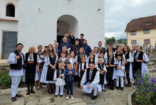 Binecuvântare arhierească la Sibiel, județul Sibiu