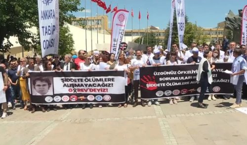 Medici atacați în Turcia