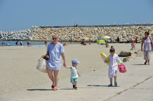 Număr mic de turiști pe litoral