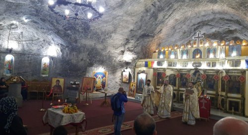 Lumina Liturghiei de hram în biserica din subteranul salinei Târgu Ocna