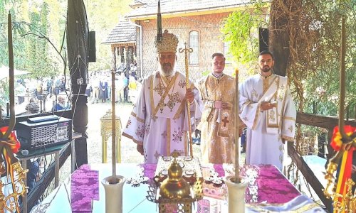 Liturghie arhierească la hramul Mănăstirii „Schimbarea la Față” de la Poșaga, Alba