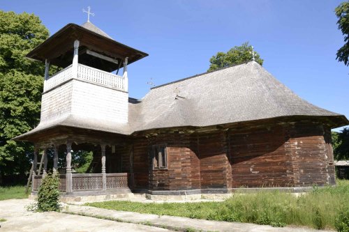 Adormirea Maicii Domnului în iconografia bisericilor de lemn moldovenești