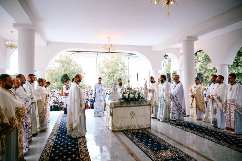 Sărbătoare la Mănăstirea Dobric, supranumită „Nicula Țibleșului”