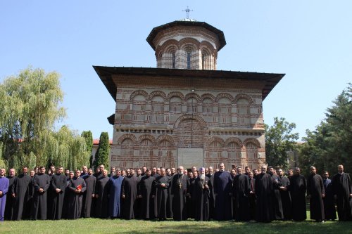 Debutul cursurilor pentru obținerea gradelor preoțești în Mitropolia Olteniei