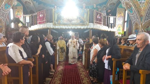 Binecuvântare arhierească la Biserica „Sfântul Mare Mucenic Gheorghe” din Răhău, Alba