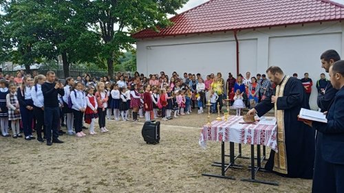 Sprijin pentru elevi la începutul anului școlar în Arhiepiscopia Dunării de Jos