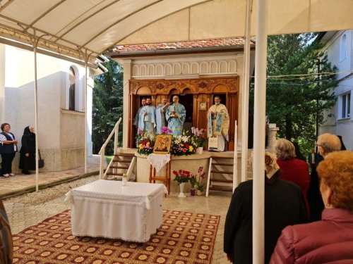 Liturghie arhierească la Mănăstirea „Nașterea Maicii Domnului” de la Recea