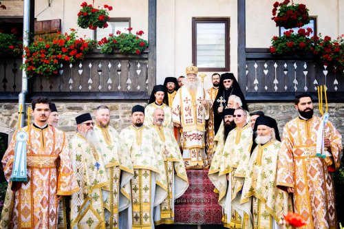 Binecuvântare arhierească la Mănăstirea Râșca