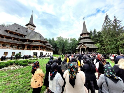 Sărbătoare la Mănăstirea Săpânța-Noul Peri, Maramureş