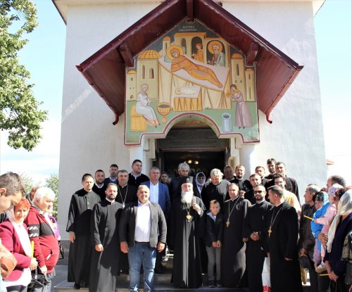 Nou lăcaș de rugăciune sfințit într‑o comunitate din județul Gorj