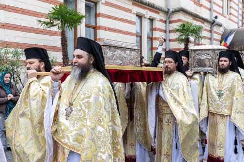 A început pelerinajul la moaștele Sfântului Ierarh Nectarie de la Mănăstirea Radu Vodă din Capitală