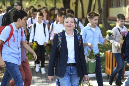 Elevii români din Ungaria, încurajaţi să studieze în limba română 