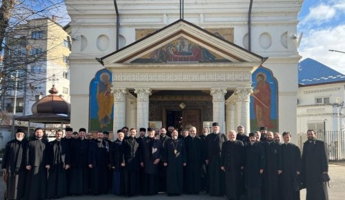 Întrunire a preoţilor parohi din Capitală