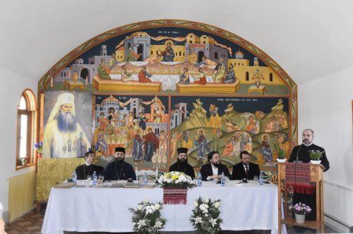 Simpozion dedicat Patriarhului  Justinian Marina în satul său natal