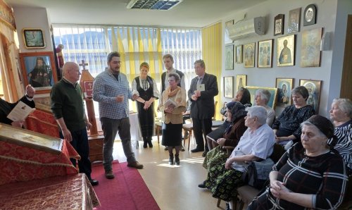Volum dedicat îngrijirii vârstnicilor, lansat la Sălişte, judeţul Sibiu
