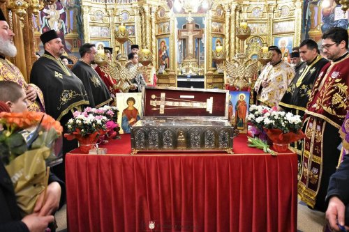 Moaștele Sfântului Pantelimon aduse pentru închinare în Vaslui