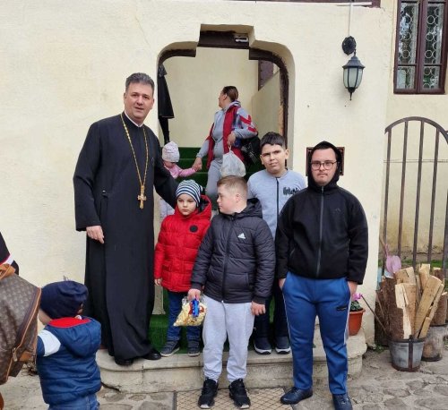 Daruri pentru copii din partea Arhiepiscopiei Târgoviștei 