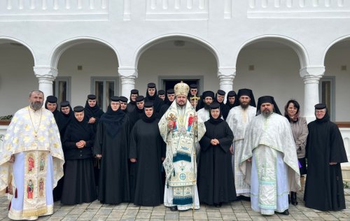 Slujire arhierească la Mănăstirea Bogdana