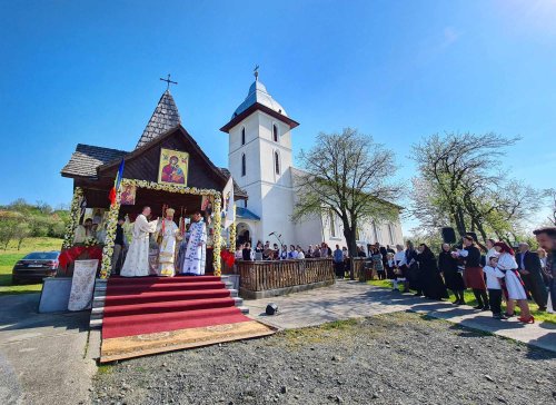 Sărbătoare la Biserica „Sfântul Apostol Toma” din Oarța de Sus, Maramureş