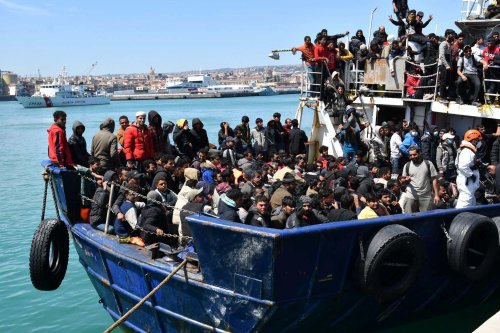 Stare de urgenţă migratorie în Italia