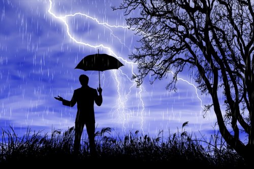 Dorul de cei dragi sau cum este să te afli în centrul furtunii 