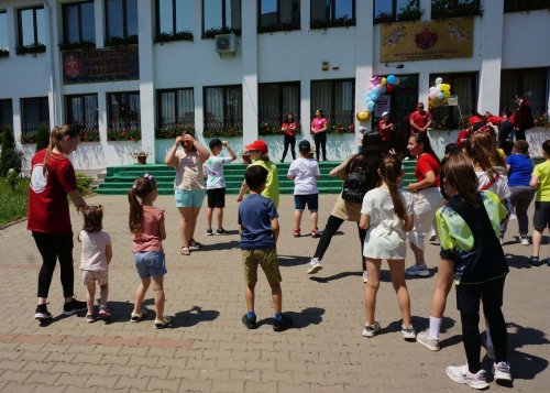 Ziua Internațională a Copilului marcată prin cântece, jocuri și veselie la Protoieria Onești