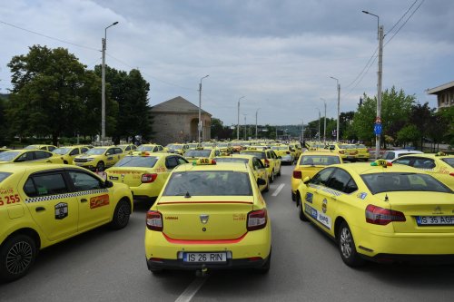 Taximetriștii cer reglementarea firmelor de ride-sharing