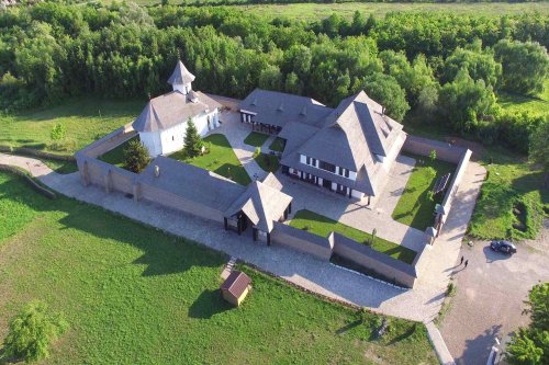 Mănăstirea Turnu, ctitoria voievodală a Prahovei, are nevoie de ajutor