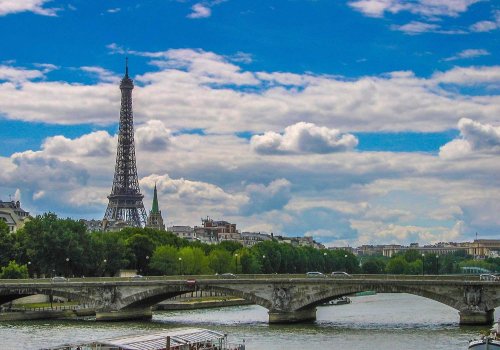 Parisul ridică interdicția privind scăldatul în Sena