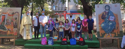 „Ajută un copil să meargă la școală!” la Parohia Iancu Vechi-Mătăsari