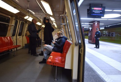 Tarife reduse la călătoriile cu trenul şi metroul pentru studenţi