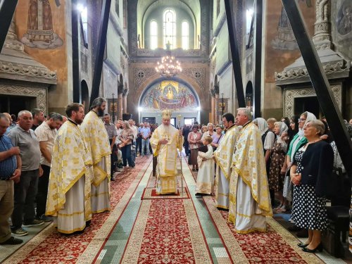 Slujire arhierească la Catedrala Mitropolitană din Cluj-Napoca