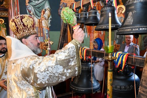 Sfințirea clopotelor unei biserici giurgiuvene