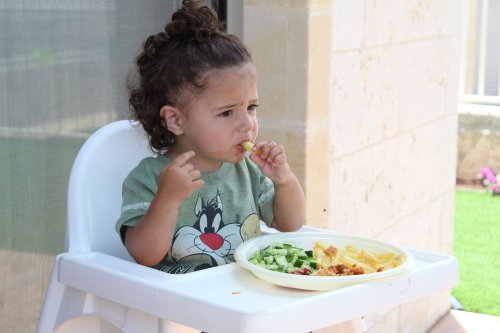 Ce, cât și cum ar trebui să mănânce un copil