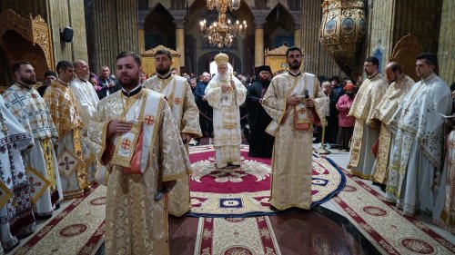 Evlavie către sfinții îngeri și icoana Maicii Domnului la o mănăstire istorică