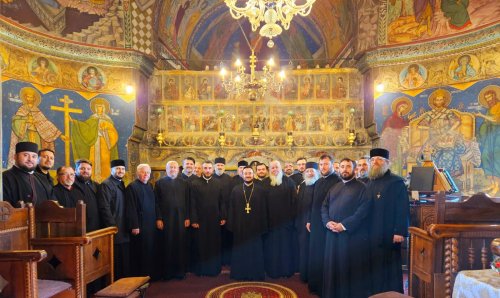 Întâlnire a clericilor de pe Valea Lopatnei, județul Prahova 