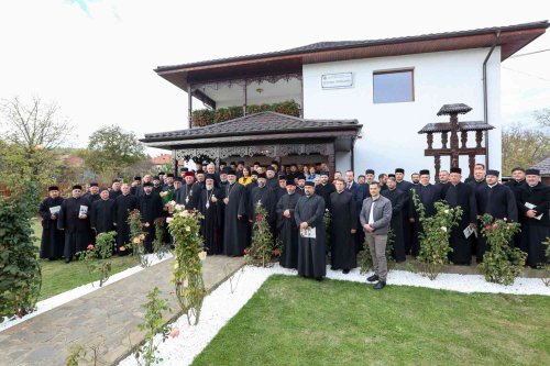 Înnoire și cinstirea unui sfânt isihast în comunități din județul Buzău