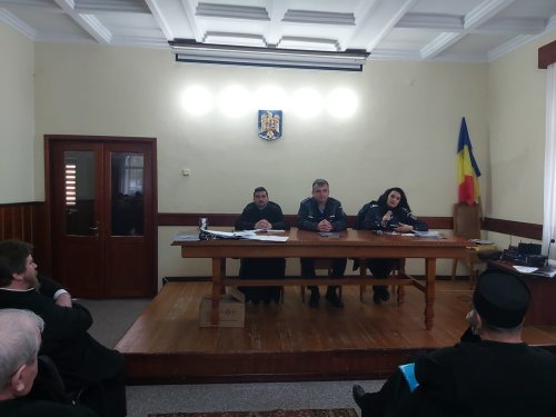 Reprezentanții Inspectoratului de Poliție al Județului Iași alături de preoții Protopopiatului Pașcani