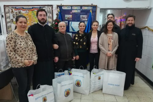 Daruri pentru copiii Școlii speciale „Sfântul Nicolae” din Bucureşti