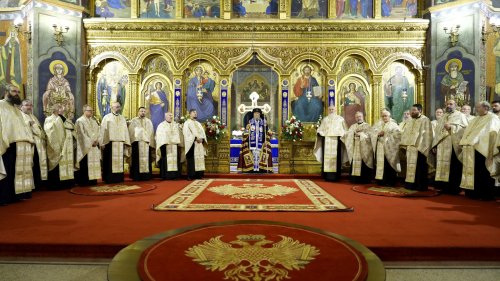 Mulțimi de credincioși au sărbătorit Nașterea Domnului la Sibiu