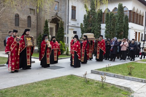 Procesiune cu moaștele Sfinților 40 de Mucenici la Mănăstirea Antim