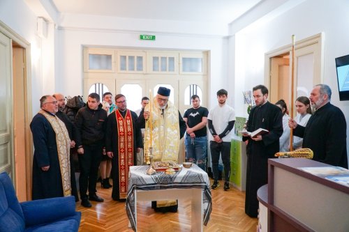 Binecuvântarea cabinetului medical al unei parohii din Pitești