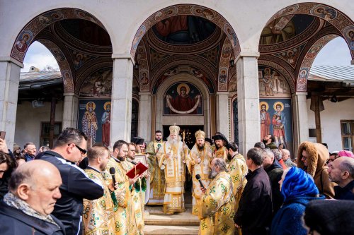 Duminica biruinței dreptei credințe la Mănăstirea „Sfântul Ioan cel Nou” din Suceava