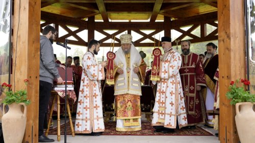 Cinstirea Sfântului Mare Mucenic Gheorghe la Mănăstirea Bunești