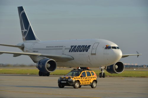 Copiii, invitați la TAROM