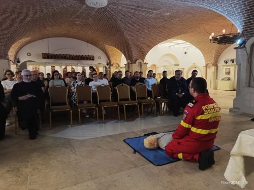 Instruire pentru situații de urgență la Centrul eparhial din Iași