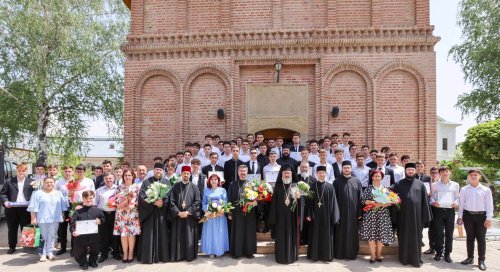 Final de an școlar la seminarul teologic buzoian