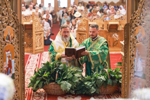 Praznicul Pogorârii Duhului Sfânt în eparhii din Muntenia și Dobrogea