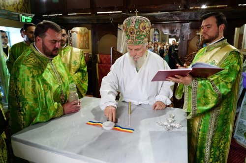 Sfințirea bisericii Parohiei Alba din Târgoviște