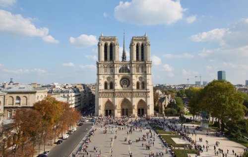 Pregătiri pentru redeschiderea Catedralei Notre-Dame